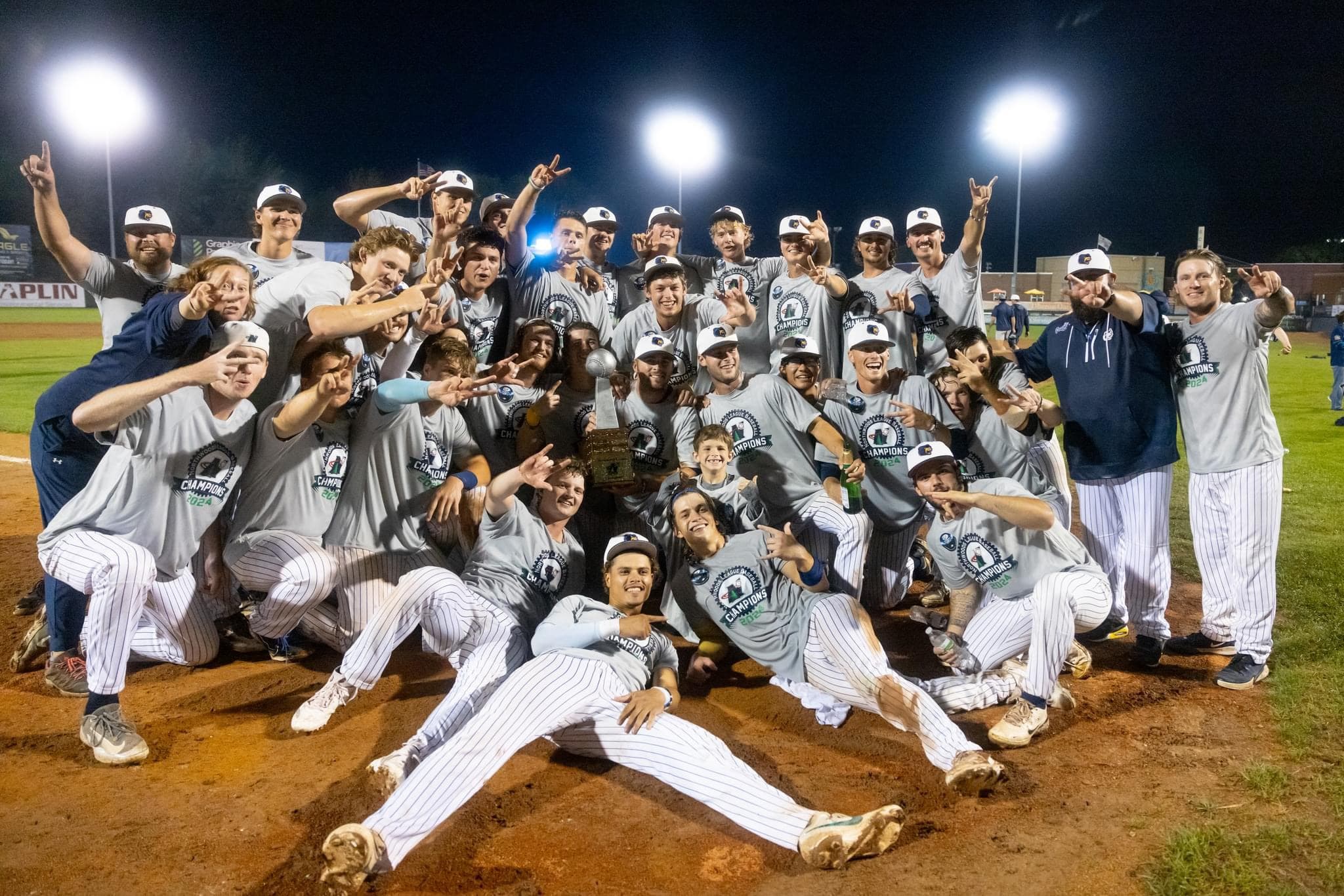 Kalamazoo Growlers championship team photo
